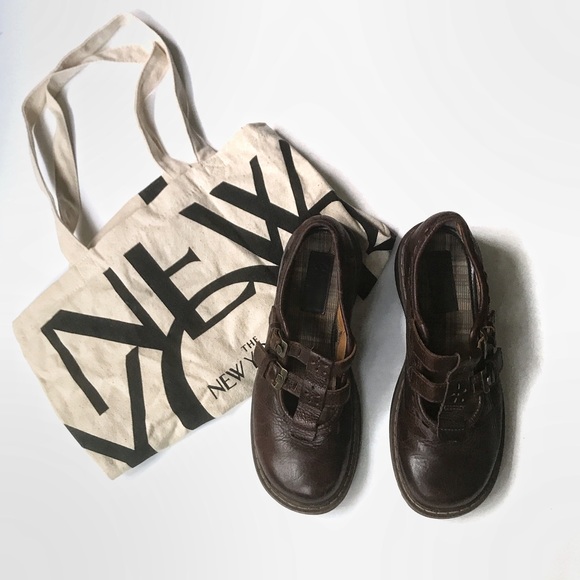 📚SOLD📚Dr. Martens T-Strap Leather Mary Janes - Picture 1 of 8